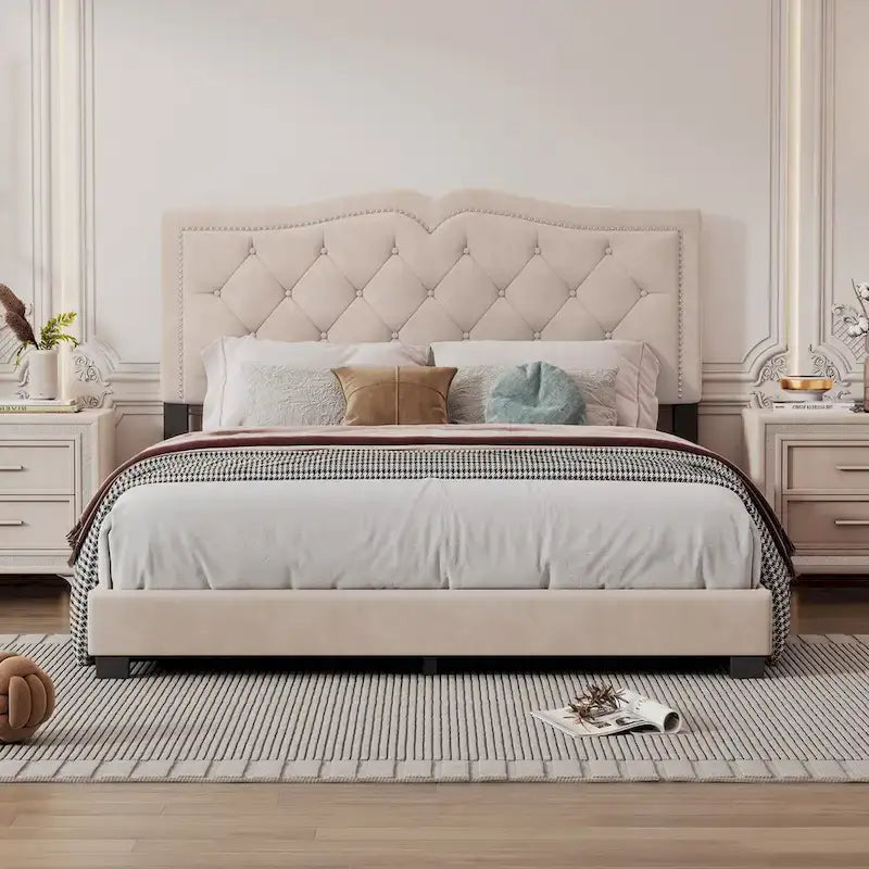 Lit plateforme tapissé en velours, taille Queen, avec tête de lit capitonnée